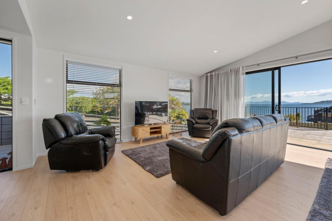 Lakeview Terrace - Taupo Holiday Home Kültér fotó