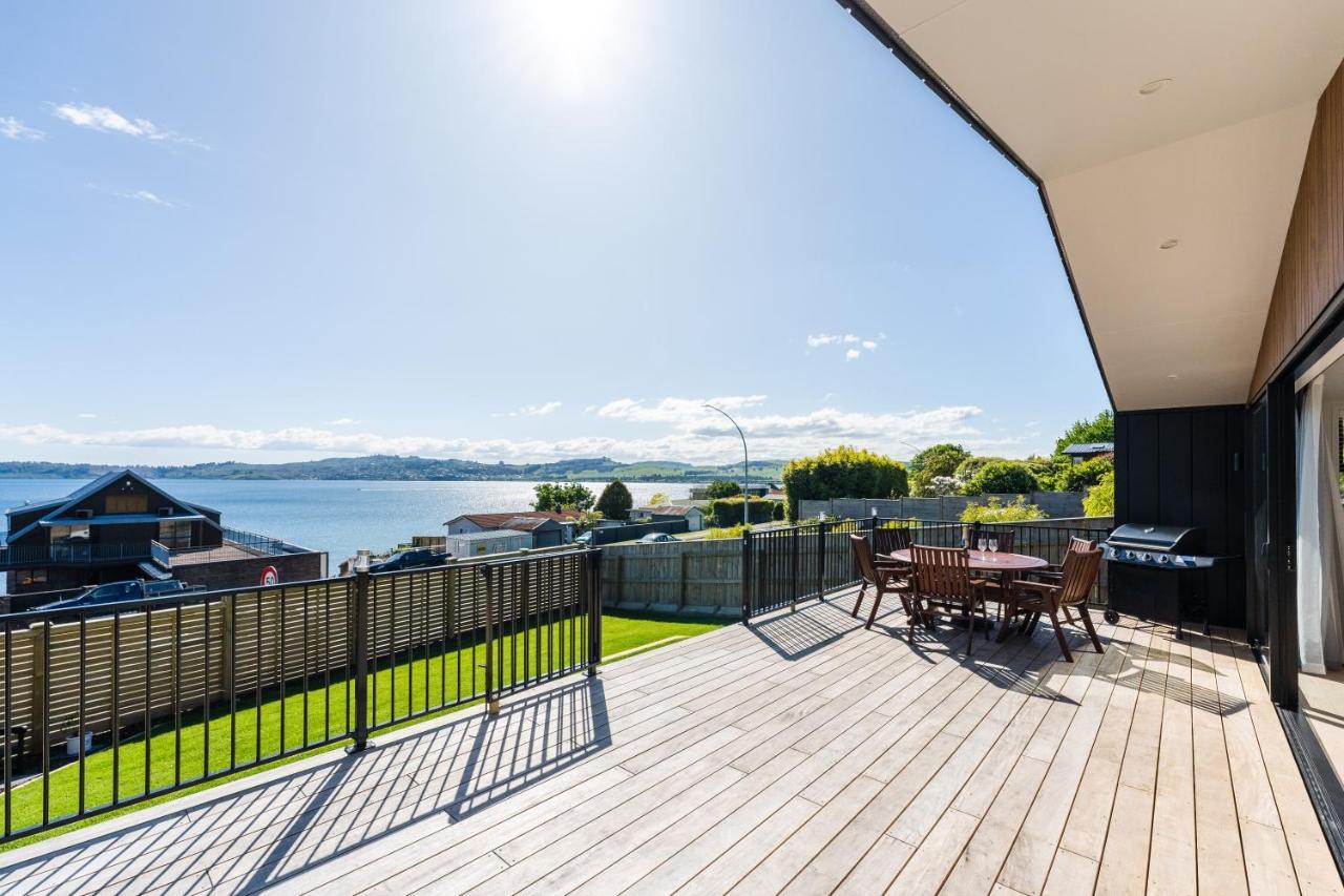 Lakeview Terrace - Taupo Holiday Home Kültér fotó